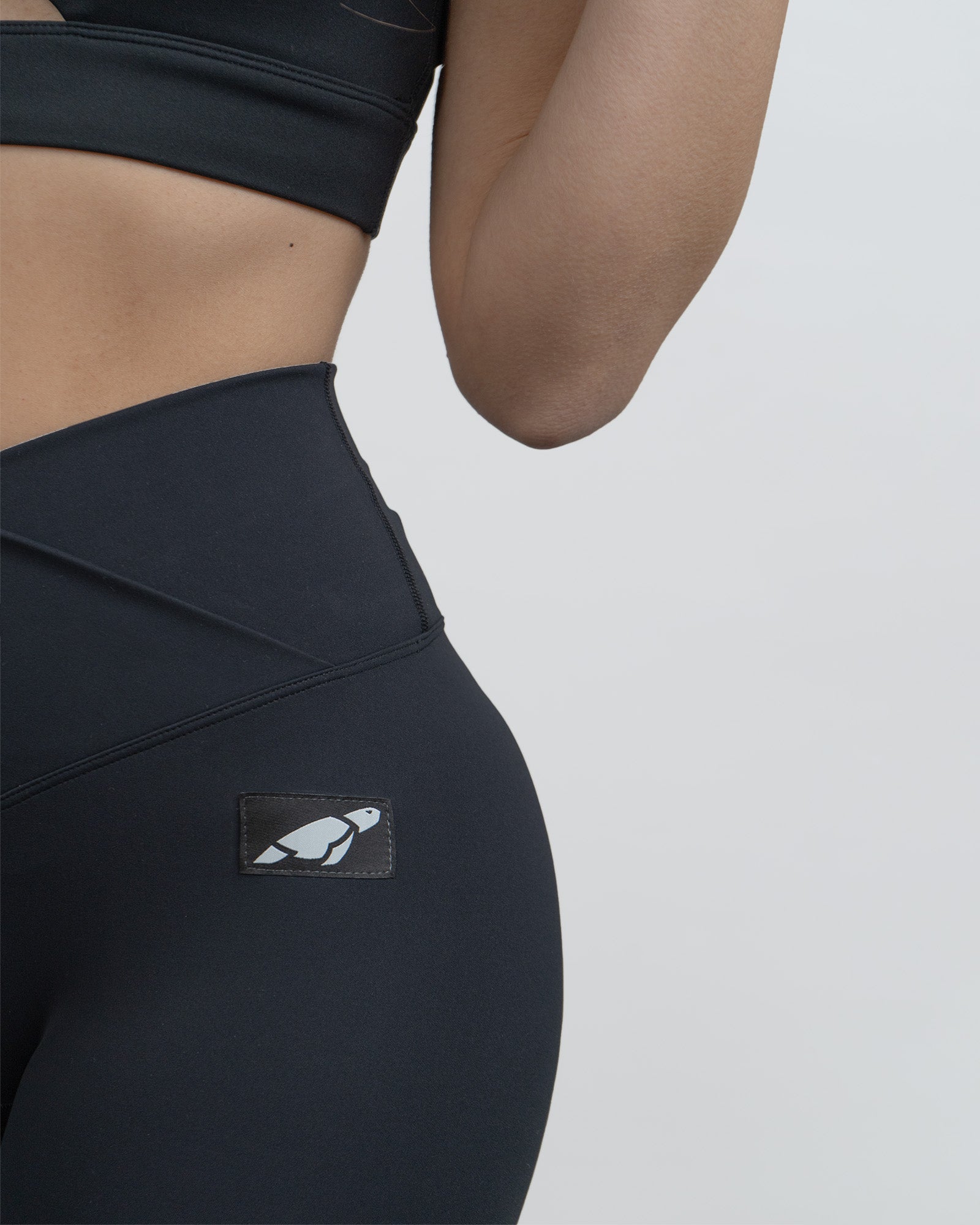 Essential V-cut Leggings